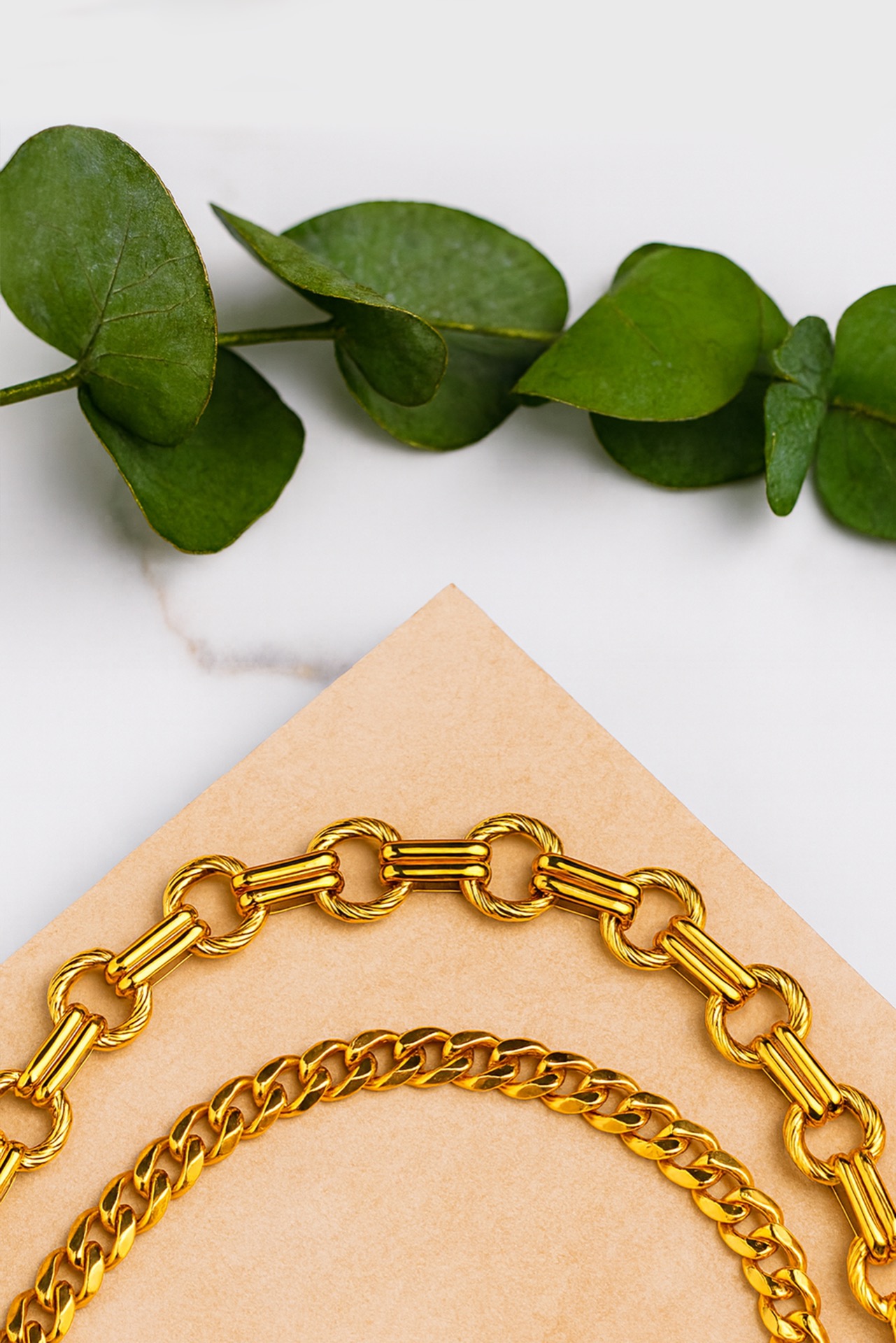 After jewellery retouch